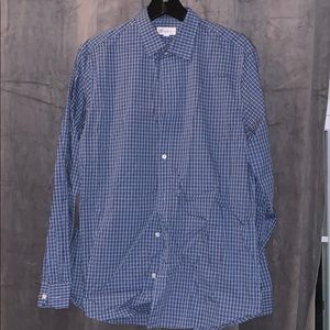 Men’s medium gap casual button down shirt